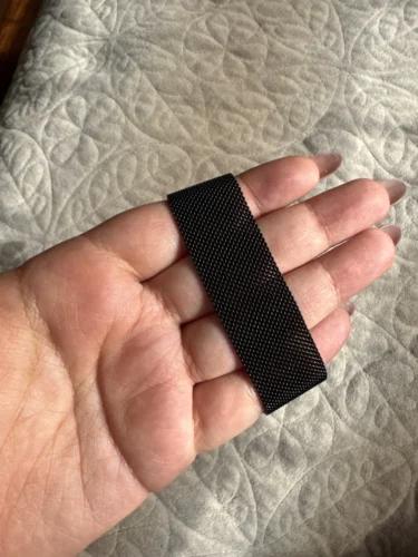 Click to view full screen Milanese Loop photo review
