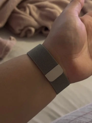 Click to view full screen Milanese Loop photo review