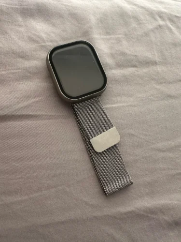 Click to view full screen Milanese Loop photo review