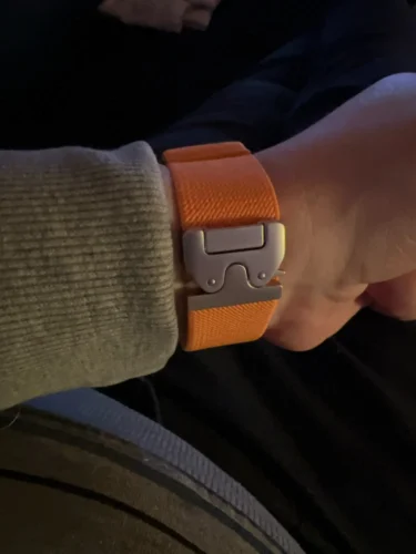 Click to view full screen AirWeave Nylone Strap photo review