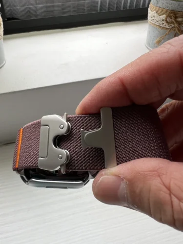 Click to view full screen AirWeave Nylone Strap photo review